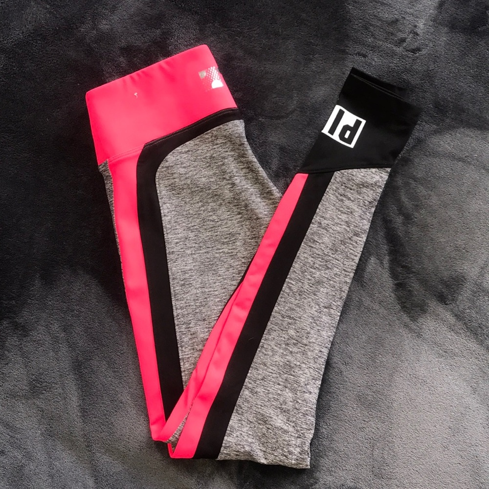 VS PINK ultimate yoga